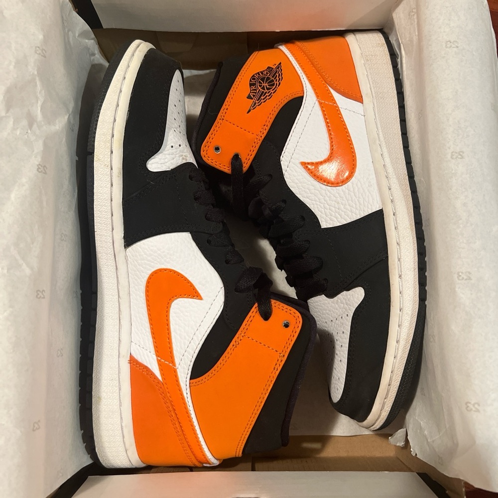 Jordan 1 mid shattered backboard
